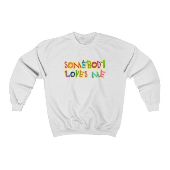 Sweaters - SOMEBODY LOVES Me Unisex Heavy Blend Crewneck White Sweatshirt